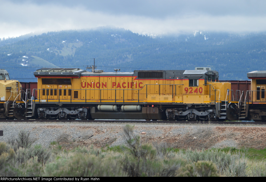 Lone Dash 8-40C 9240 Stored